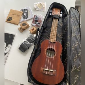 Ukulele- full set, rarely used